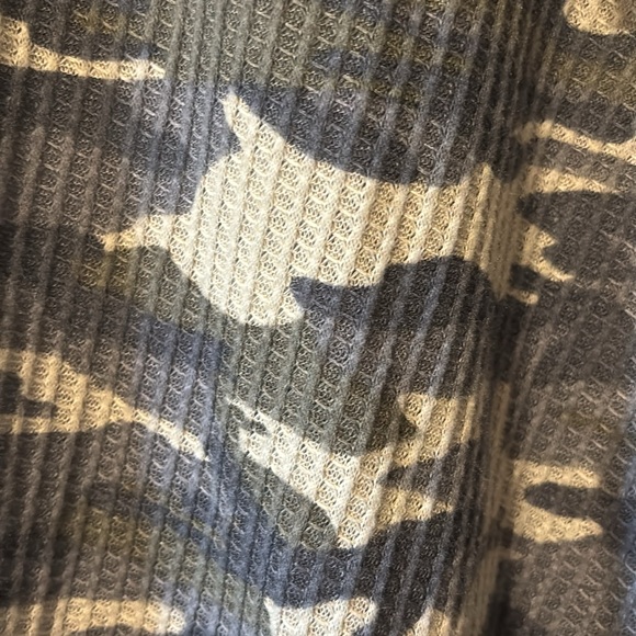 Maurice’s camo hooded long sleeve. - Picture 3 of 4